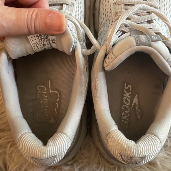 Brooks light gray Ghost 12 women’s running shoes - Picture 7 of 12